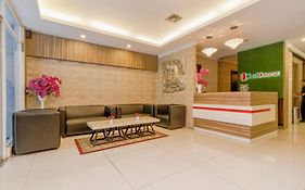 Reddoorz Plus @ Thamrin